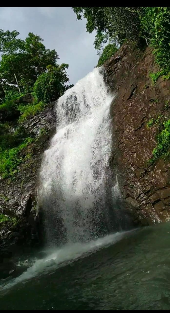 Tourist Attractions in Dadhare Village - Refreshing Waterfall Experience